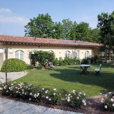 Фермерский дом Tenuta Agriturismo La Borina Сан Бонифацио
